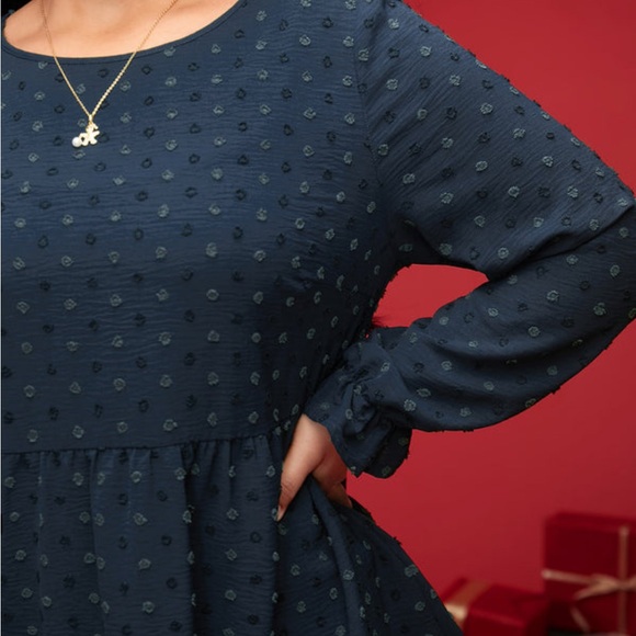 Textured Dot Elastic Sleeve A Line Blouse in Indigo, 22W/24W - Picture 2 of 6